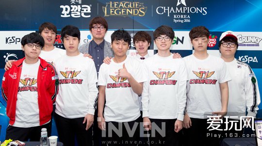 从喧嚣转向 从喧嚣转向